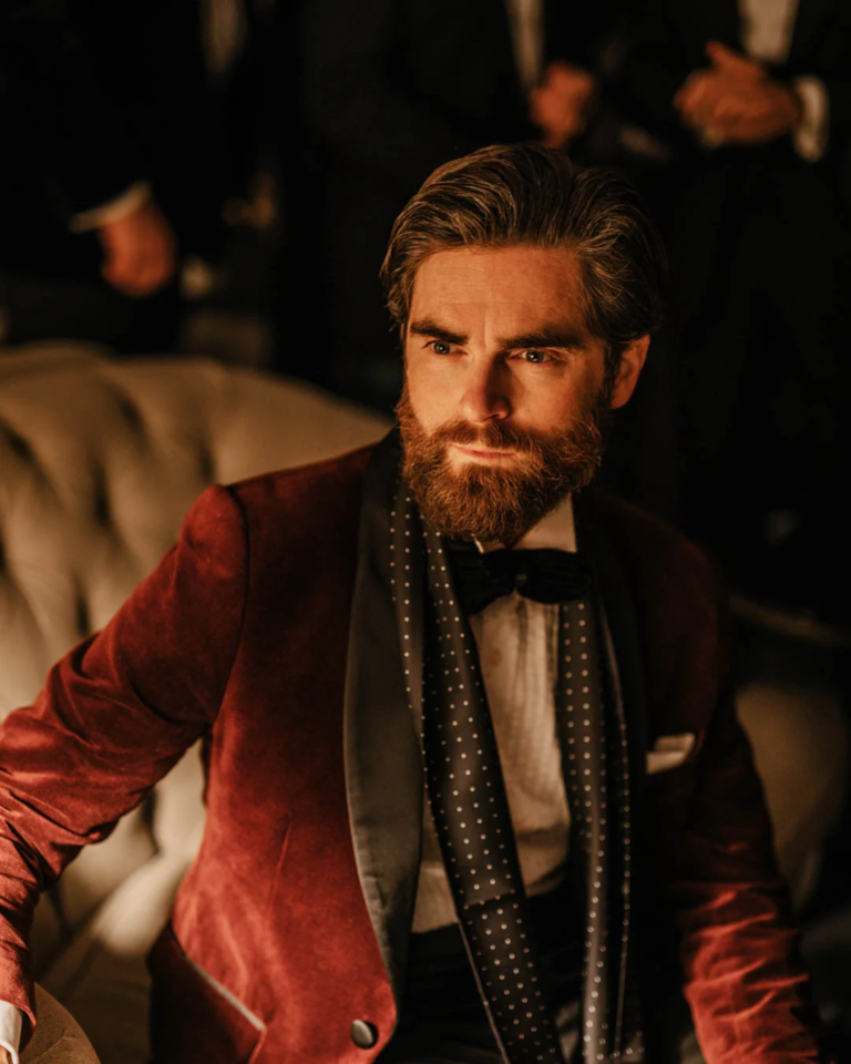WOOL, COTTON, OR SILK SCARF? WHAT TO WEAR IN WINTER